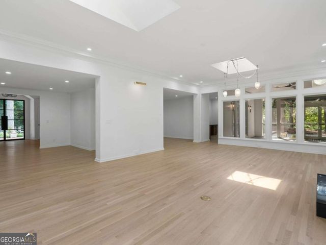 366 Blackland Road NW, Atlanta, GA 30342