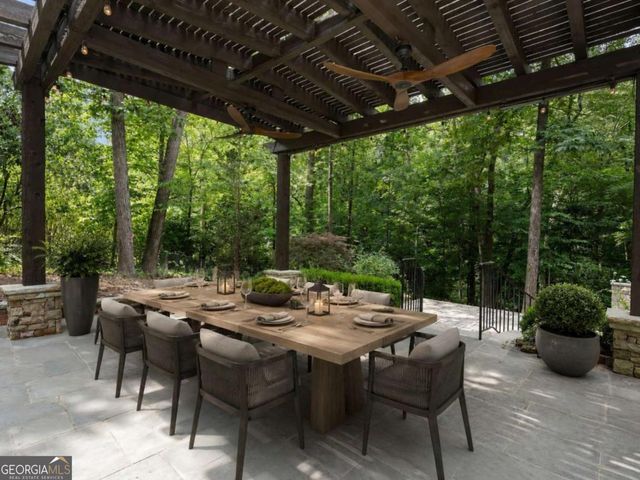 366 Blackland Road NW, Atlanta, GA 30342