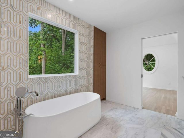 366 Blackland Road NW, Atlanta, GA 30342