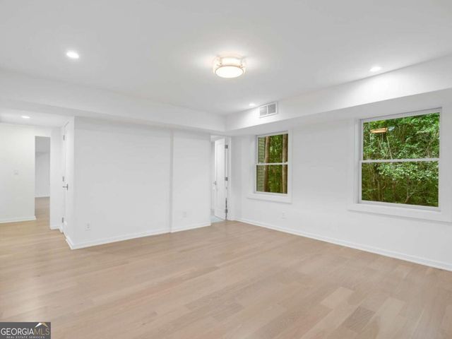 366 Blackland Road NW, Atlanta, GA 30342