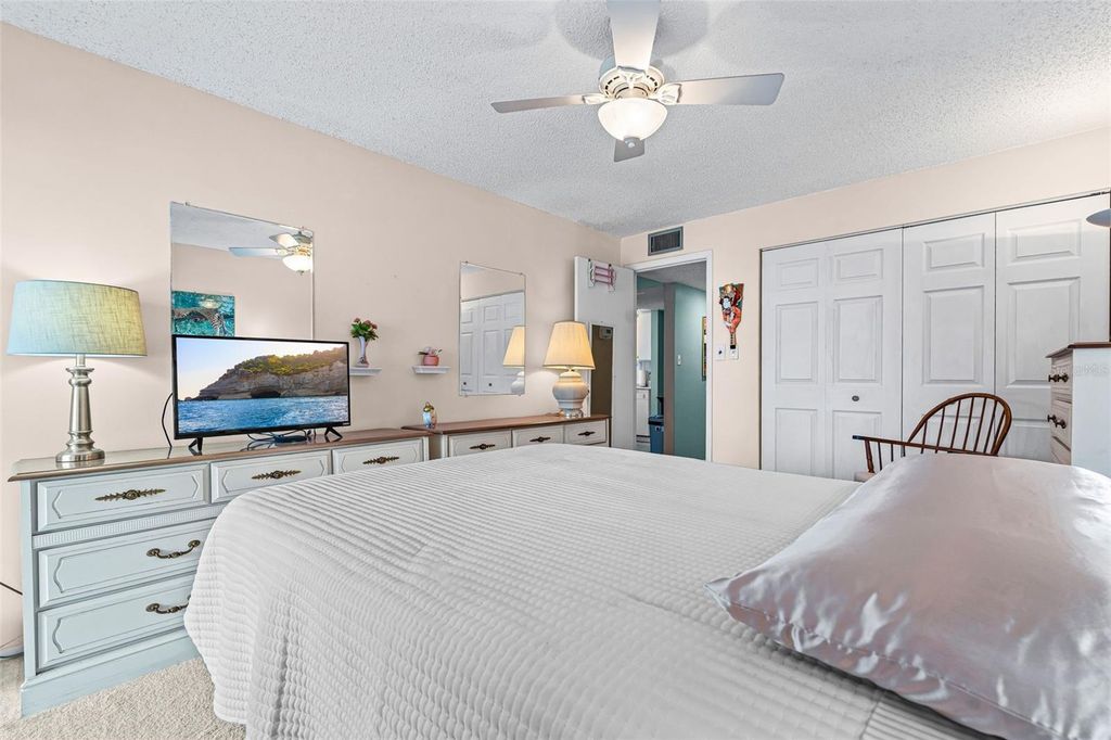 Image 12 of property listing at 4705 5TH STREET W 305, Bradenton, FL 34207