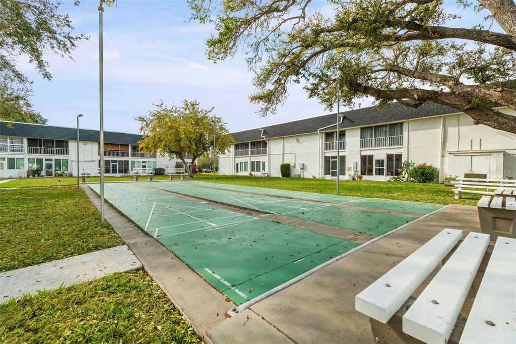 Image 16 of property listing at 4705 5TH STREET W 305, Bradenton, FL 34207