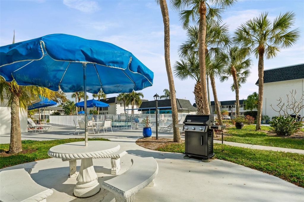 Image 18 of property listing at 4705 5TH STREET W 305, Bradenton, FL 34207