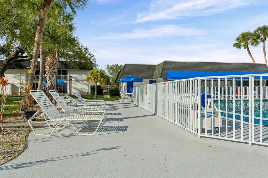 Image 20 of property listing at 4705 5TH STREET W 305, Bradenton, FL 34207