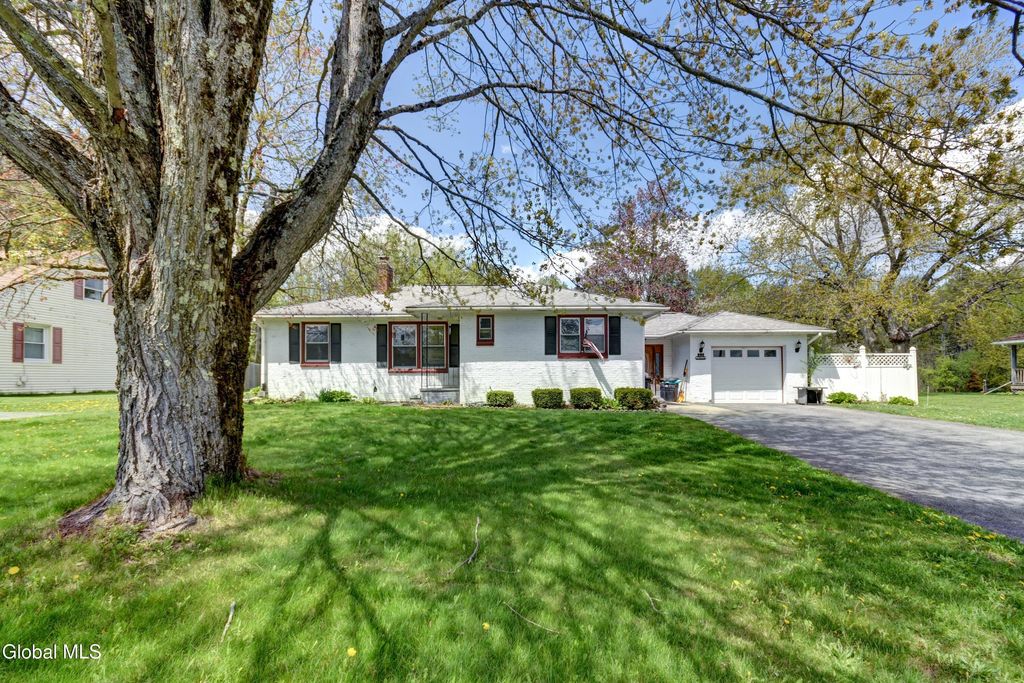 209 County Highway 107, Johnstown, NY 12095