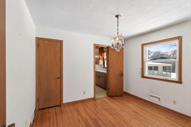 8706 20th Avenue S, Bloomington, MN 55425