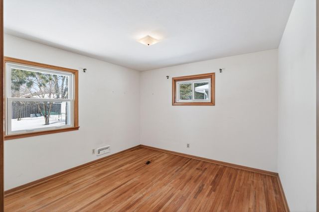 8706 20th Avenue S, Bloomington, MN 55425