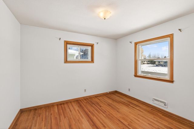 8706 20th Avenue S, Bloomington, MN 55425