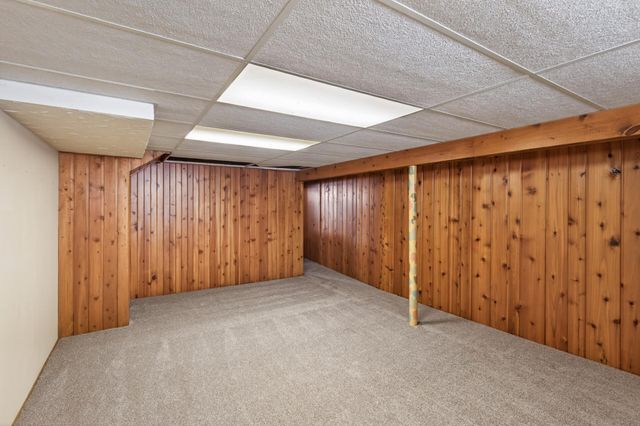 8706 20th Avenue S, Bloomington, MN 55425