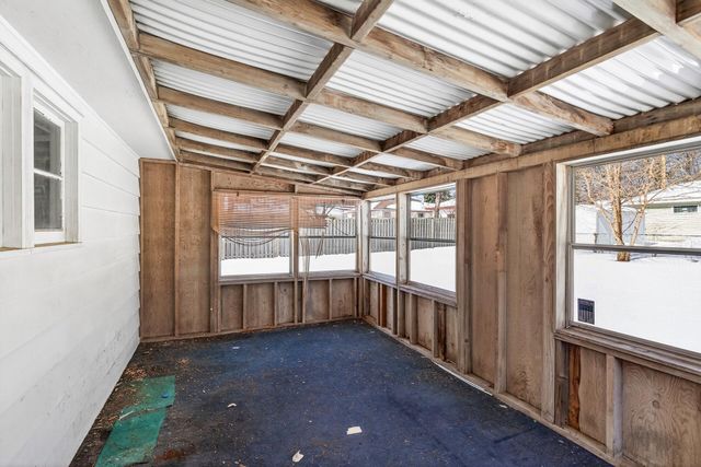 8706 20th Avenue S, Bloomington, MN 55425