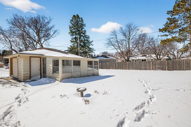 8706 20th Avenue S, Bloomington, MN 55425