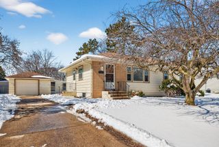 8706 20th Avenue S, Bloomington, MN 55425