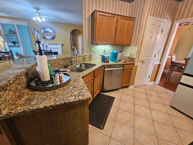 1218 CORDOVA GREEN DR, Cordova, TN 38018