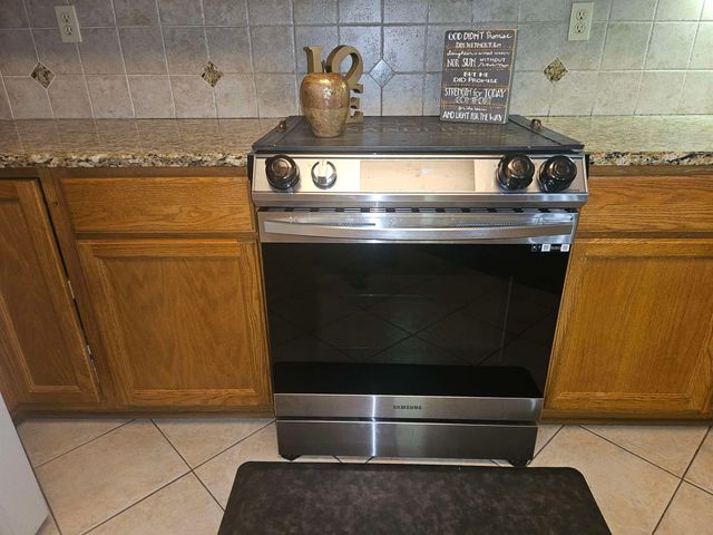 1218 CORDOVA GREEN DR, Cordova, TN 38018