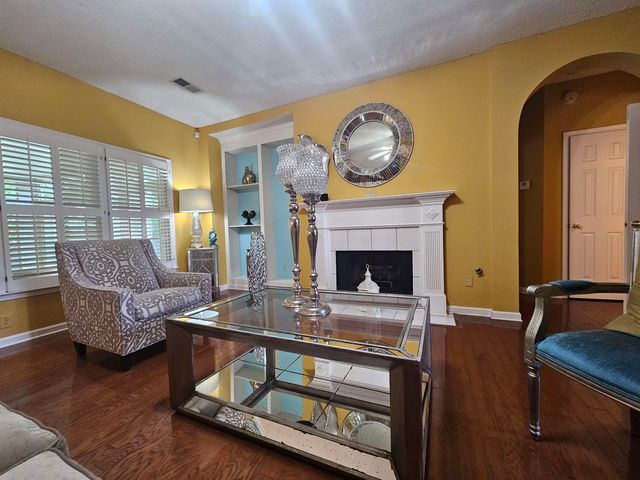 1218 CORDOVA GREEN DR, Cordova, TN 38018