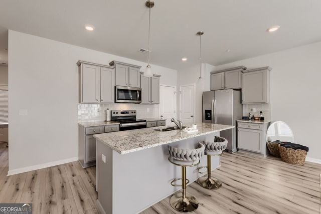 11694 Chatham Drive, Hampton, GA 30228