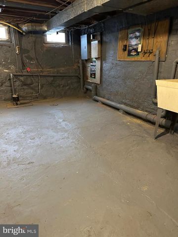 1242 FORREST ST, Wilmington, DE 19802