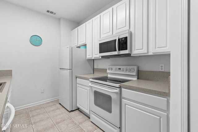 7801 POINT MEADOWS Drive 2302, Jacksonville, FL 32256