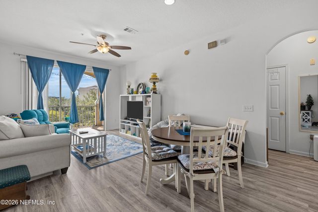 7801 POINT MEADOWS Drive 2302, Jacksonville, FL 32256