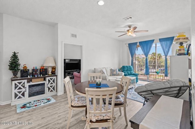 7801 POINT MEADOWS Drive 2302, Jacksonville, FL 32256