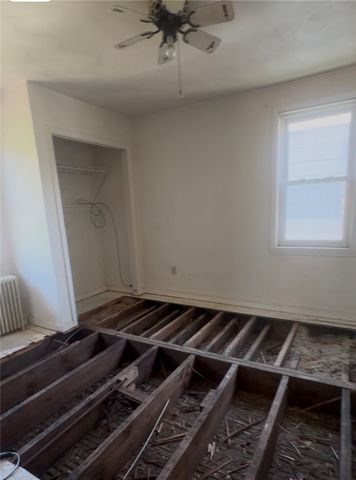 810 Woodward Ave, Mckees Rocks, PA 15136