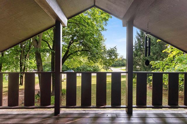 8592 WINNCREST ROAD, Neenah, WI 54956