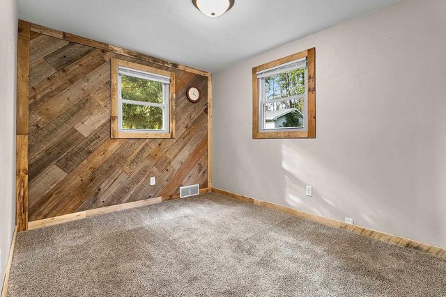 8592 WINNCREST ROAD, Neenah, WI 54956