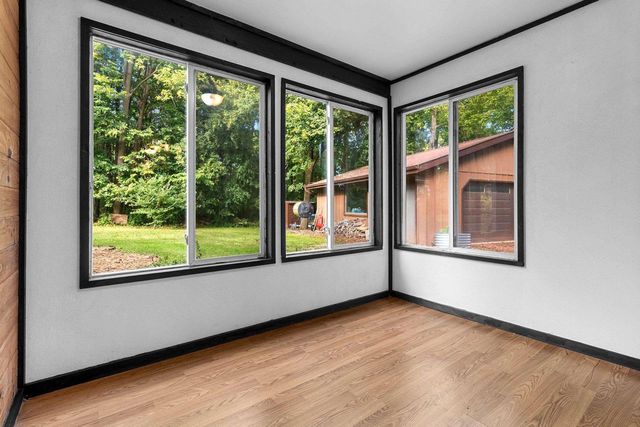 8592 WINNCREST ROAD, Neenah, WI 54956
