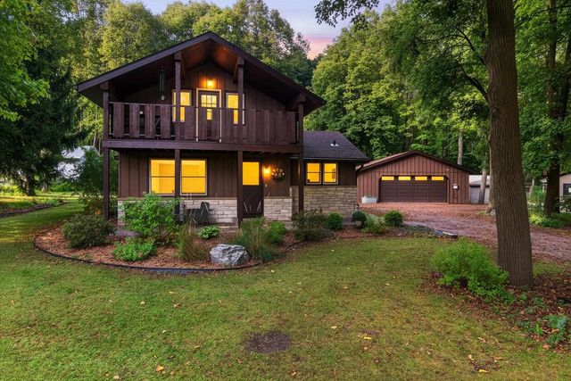 8592 WINNCREST ROAD, Neenah, WI 54956