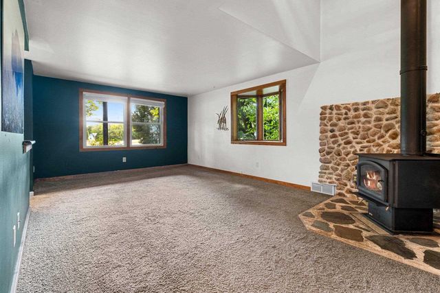 8592 WINNCREST ROAD, Neenah, WI 54956