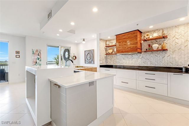 337 Vintage Bay DR D28, Marco Island, FL 34145