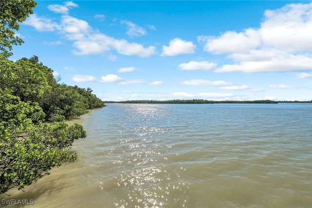 337 Vintage Bay DR D28, Marco Island, FL 34145