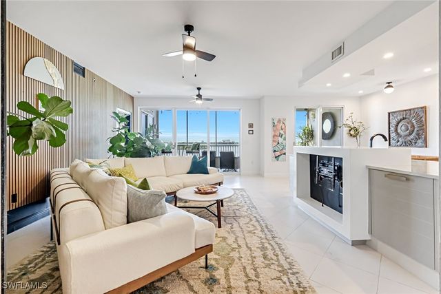 337 Vintage Bay DR D28, Marco Island, FL 34145