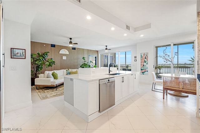 337 Vintage Bay DR D28, Marco Island, FL 34145