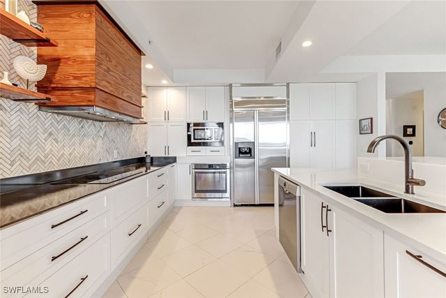 337 Vintage Bay DR D28, Marco Island, FL 34145