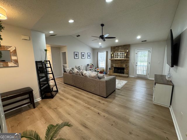 1003 Rolling Ridge Lane, Auburn, GA 30011