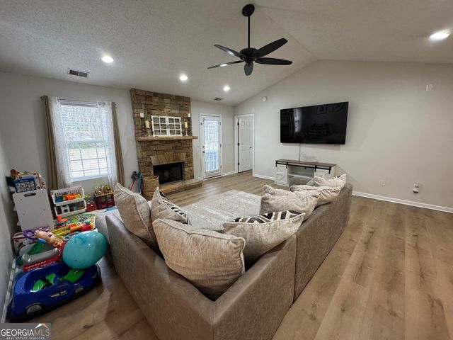 1003 Rolling Ridge Lane, Auburn, GA 30011