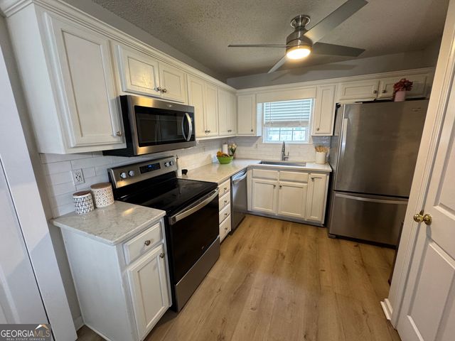 1003 Rolling Ridge Lane, Auburn, GA 30011
