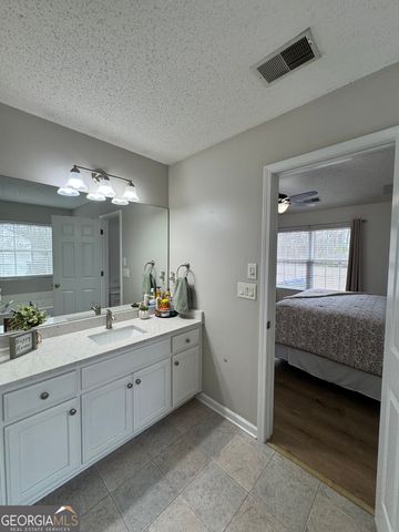 1003 Rolling Ridge Lane, Auburn, GA 30011