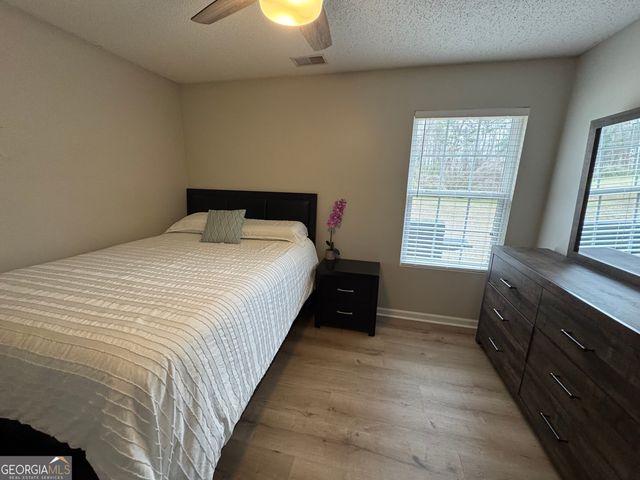 1003 Rolling Ridge Lane, Auburn, GA 30011