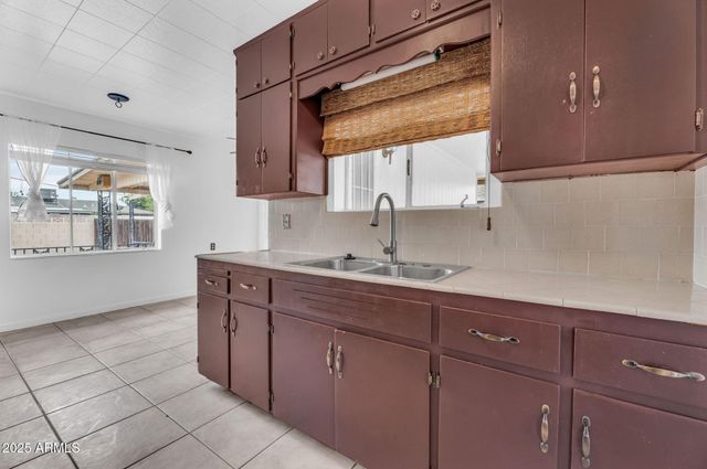 1519 W 5th Place, Mesa, AZ 85201