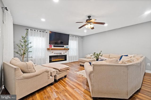 7014 ALLINGTON MANOR CIR E, Frederick, MD 21703
