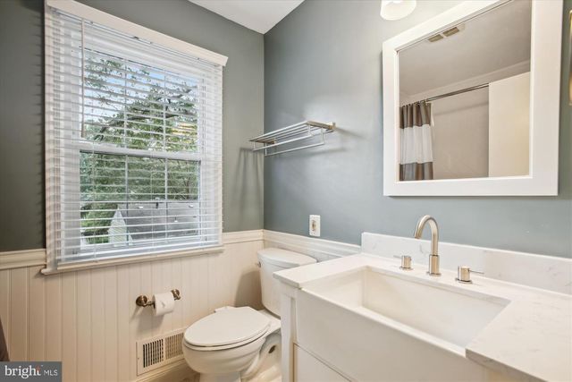 6808 STONEYBROOKE LN, Alexandria, VA 22306