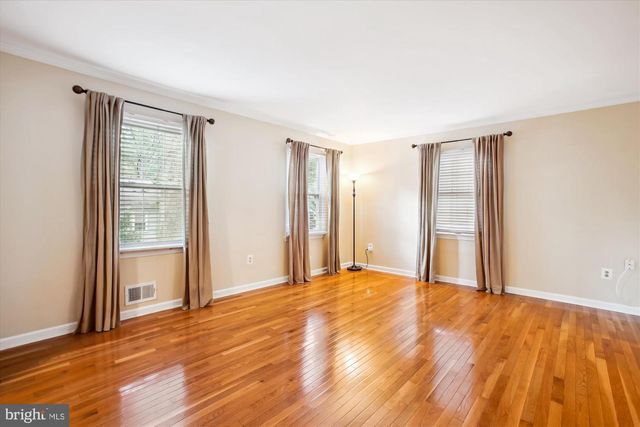 6808 STONEYBROOKE LN, Alexandria, VA 22306