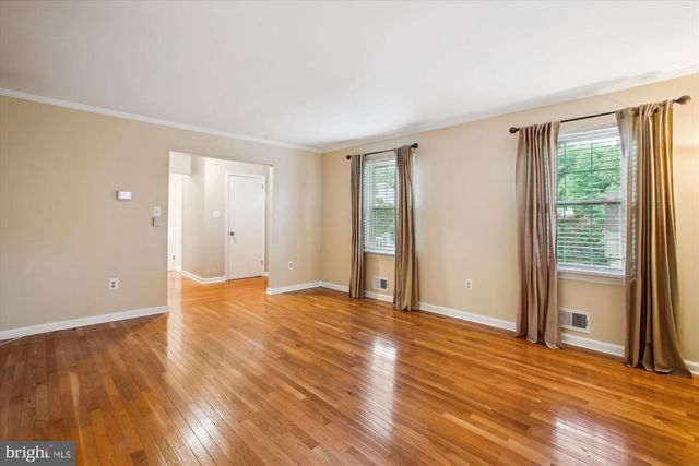 6808 STONEYBROOKE LN, Alexandria, VA 22306