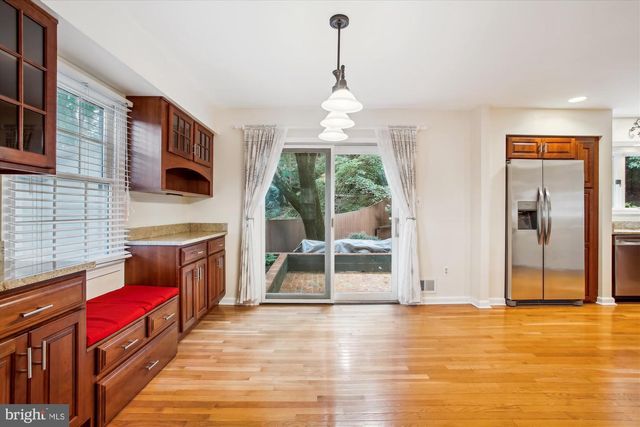 6808 STONEYBROOKE LN, Alexandria, VA 22306