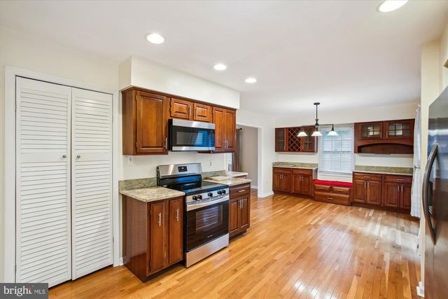 6808 STONEYBROOKE LN, Alexandria, VA 22306