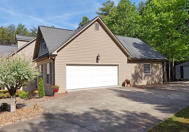 146 Creek Hollow Lane, Blairsville, GA 30512