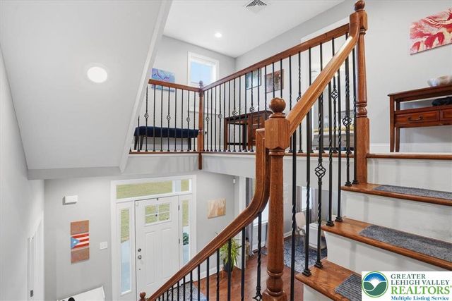 206 Broadview Court, Bushkill Twp, PA 18064