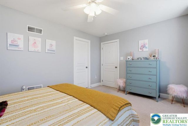 206 Broadview Court, Bushkill Twp, PA 18064